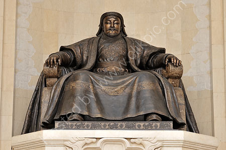Chinggis Khaan Statue