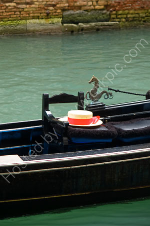 Gondola & Hat