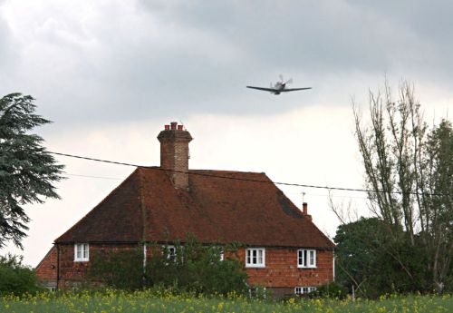 Flypast over Chickenden farmhouse Staplehurst