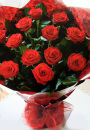 12 Roses Handtied in Water