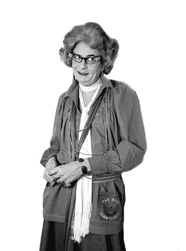 Dame Edna Everedge