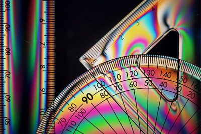 Coloured fringes in polarised light 2