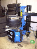 Tyre mounting, new or after puncture