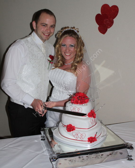 Cutting the Cake - Kirsten & Matt